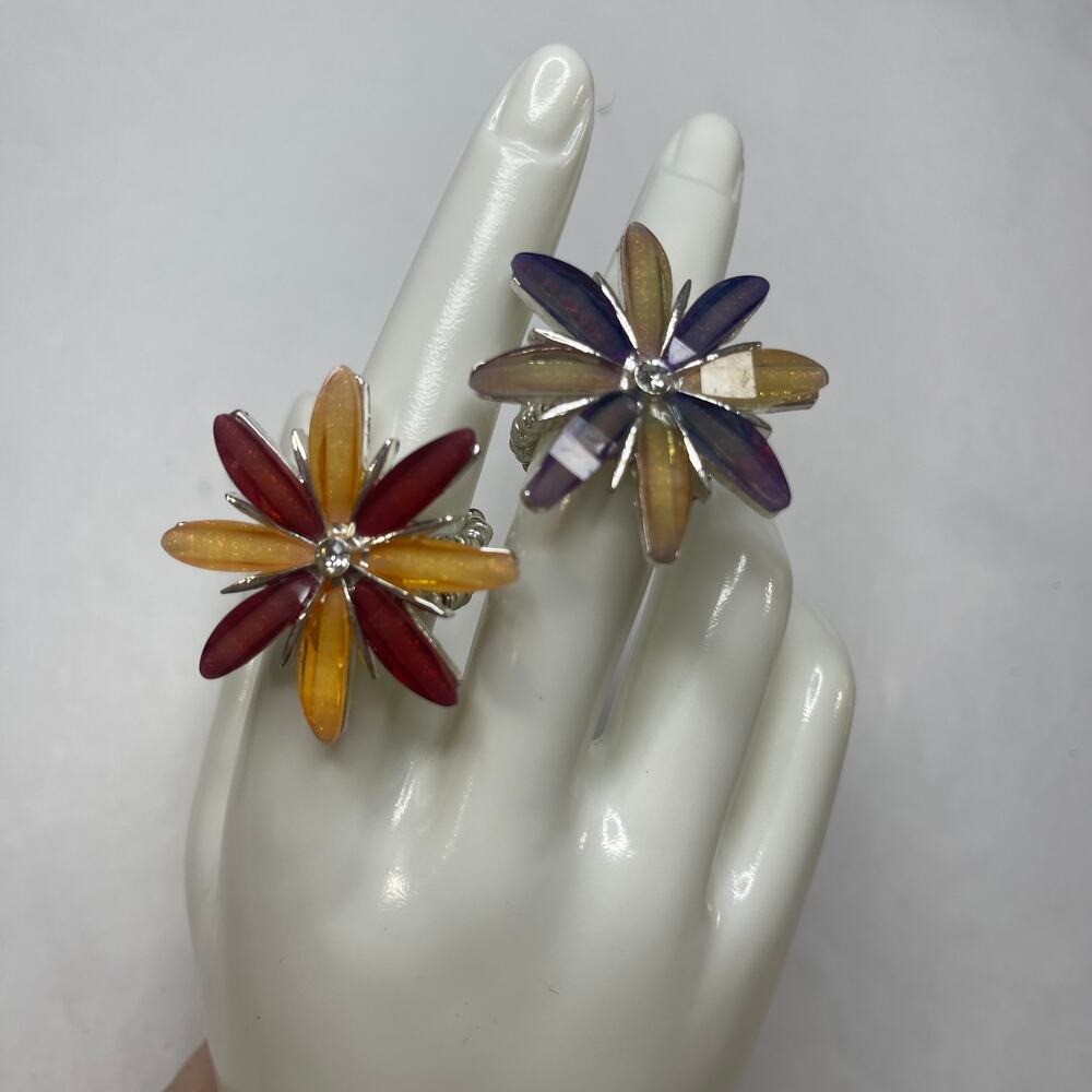 set of two cocktail rings statement fashion flowers adjustable size trendy